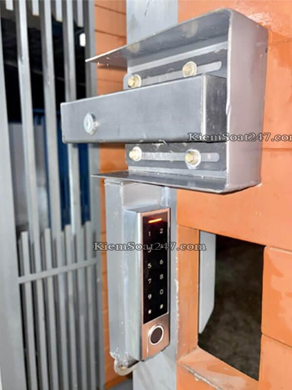 Khoa dien cua cong 4 canh sct elg access control hf3 (2)