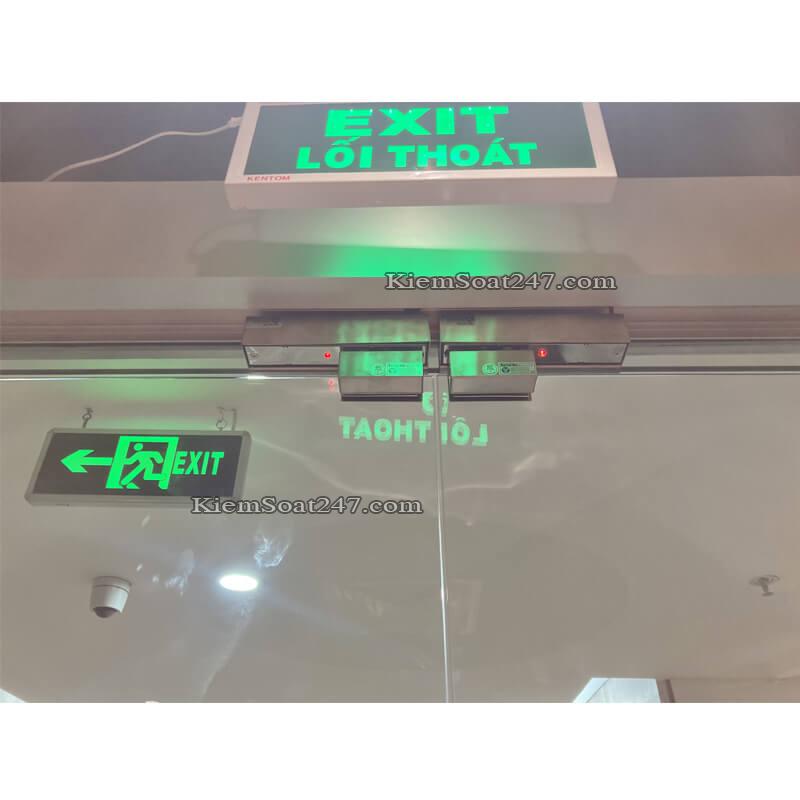 Hikvision DS-K1T320 KhoaChot Yli Exit Emergency UPS CuaKinh CuongLuc BanLeSan KhungKinh 3