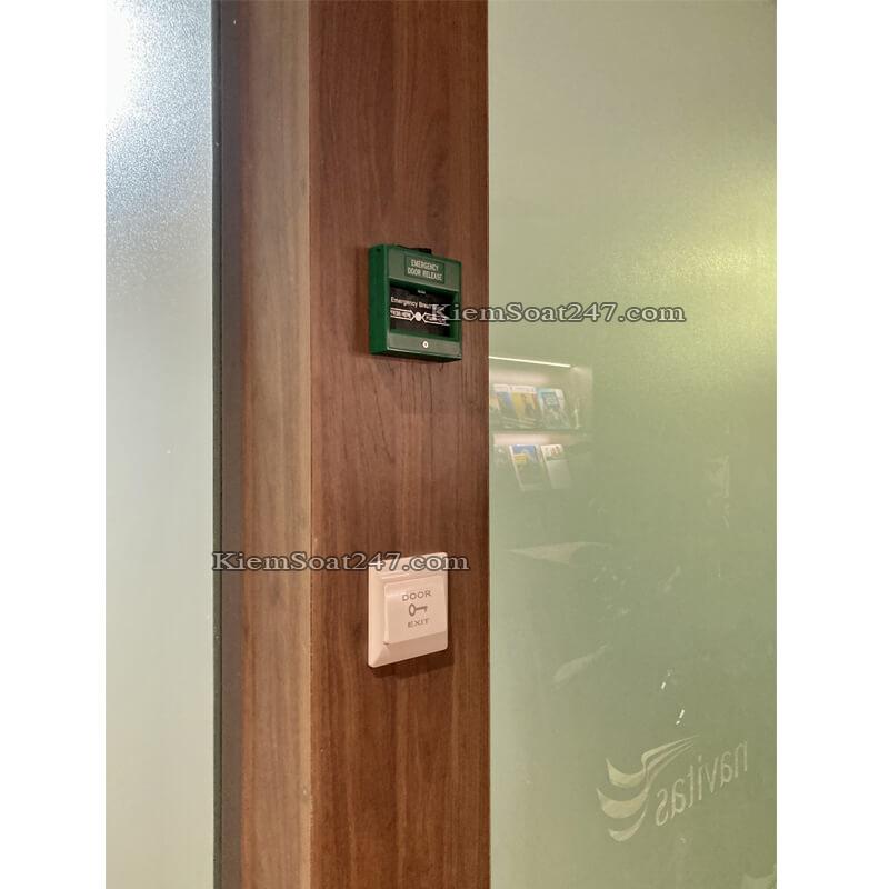 Hikvision DS-K1T320 KhoaChot Yli Exit Emergency UPS CuaKinh CuongLuc BanLeSan KhungKinh 5